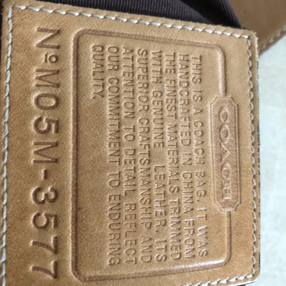 Leather and logo Coach Purse with Dust Bag - Picture 6 of 8